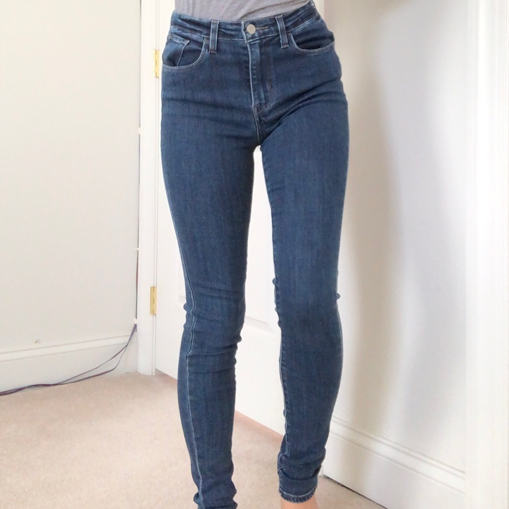 Levi’s 721 High- Rise Skinny Jeans